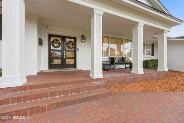 833 WATERMAN RD
