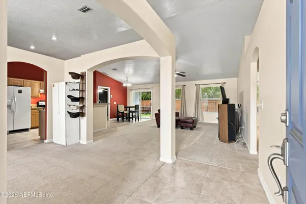 8168 LEAFCREST DR