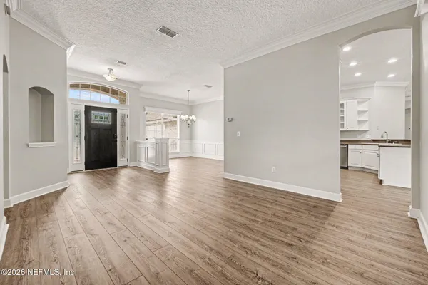 1803 SENTRY OAK CT