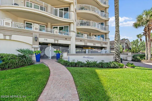 116 19TH AVE 203