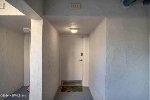 10 11TH AVE 101