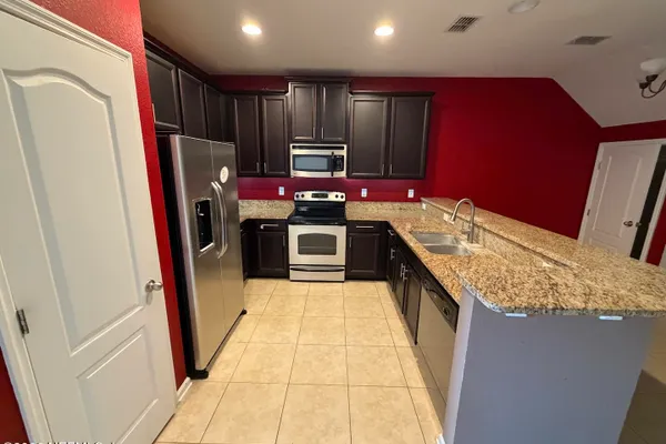 12256 BLACK WALNUT CT