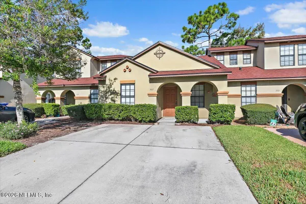 327 REDWOOD LN