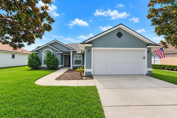 405 MACKENZIE CIR