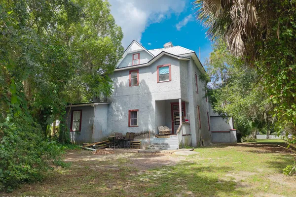 2111 ST JOHNS AVE