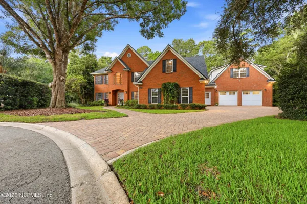 8658 PEBBLE CREEK LN