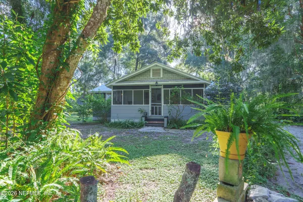 210 PINE AVE