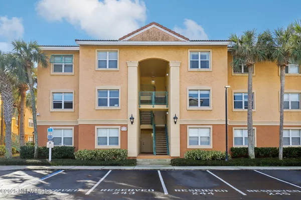 200 LAGUNA VILLAS BLVD C21