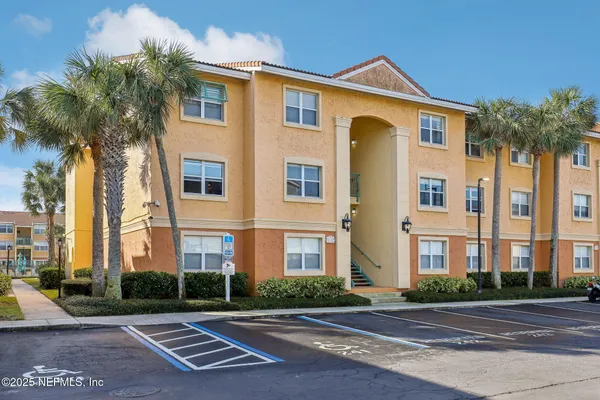 200 LAGUNA VILLAS BLVD C21