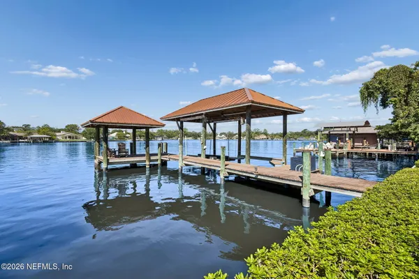 5102 YACHT CLUB RD