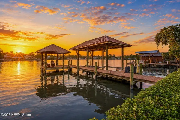 5102 YACHT CLUB RD