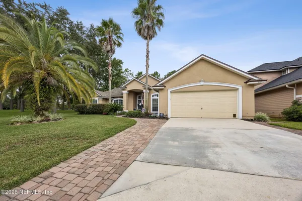 940 THOROUGHBRED DR