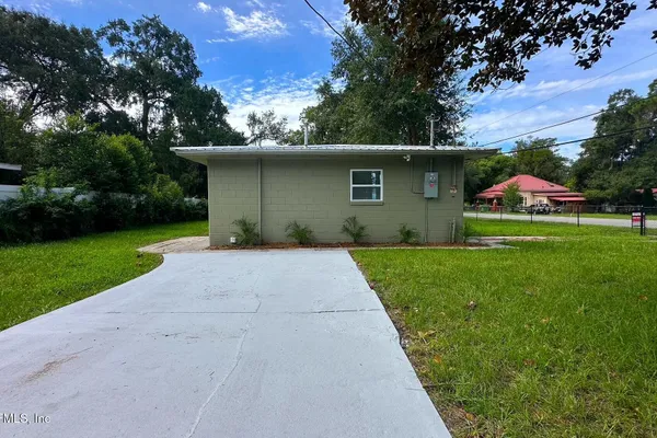401 HUSSON AVE