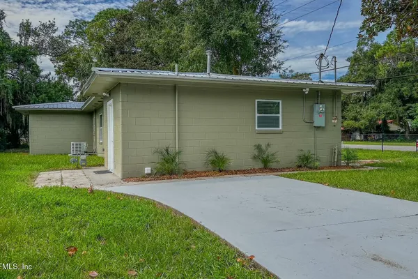 401 HUSSON AVE