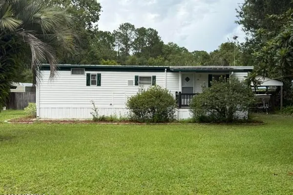 216 LAKE LN