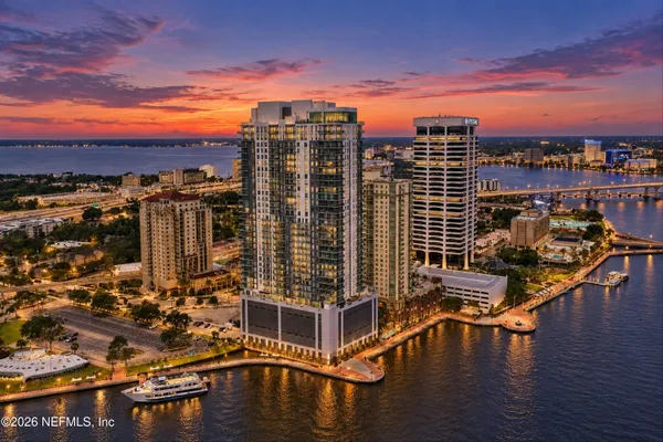 1431 RIVERPLACE BLVD 3006
