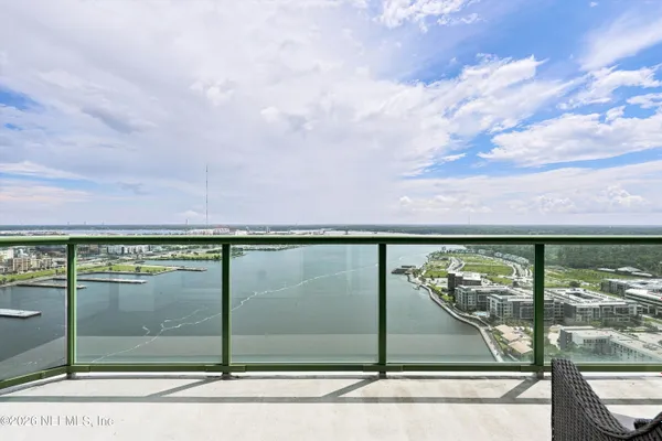 1431 RIVERPLACE BLVD 3006