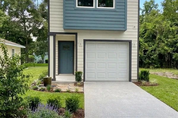 1406 EVERGREEN AVE