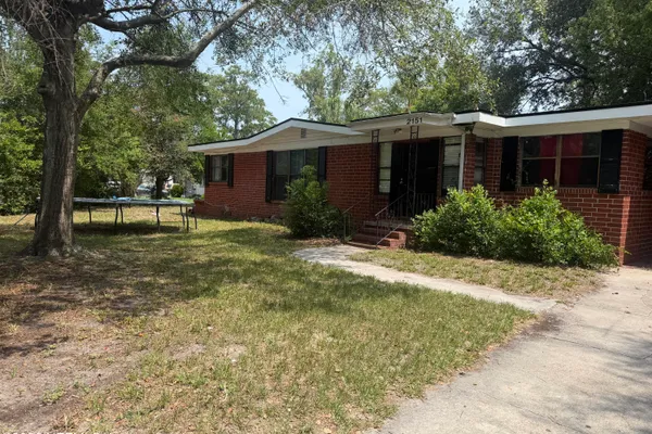 4225 SPRINGFIELD BLVD