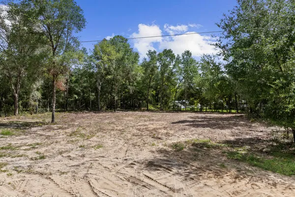 140 CHEROKEE DR