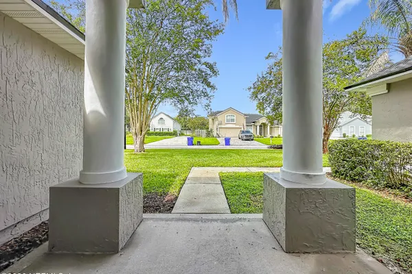 420 TWIN OAKS LN