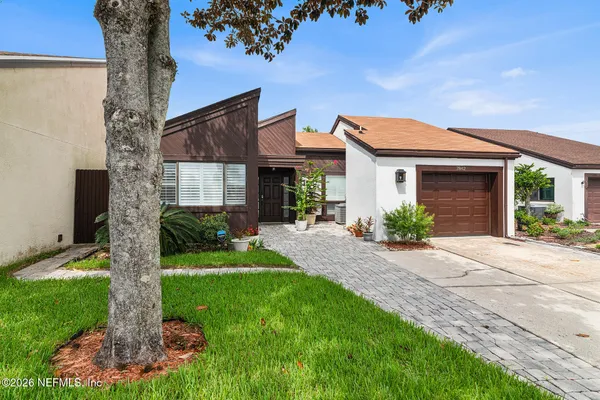 7842 LINKSIDE DR
