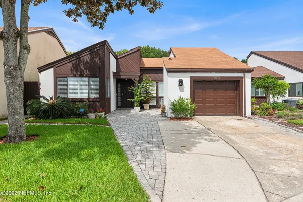 7842 LINKSIDE DR