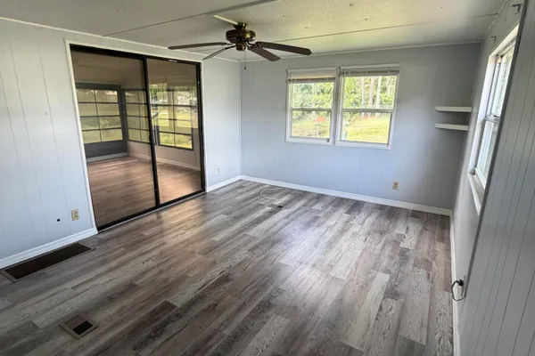 110 PENINSULAR DR
