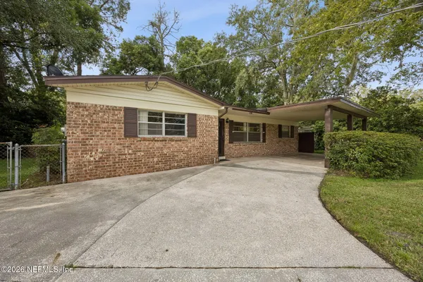 7260 ZAPATA DR
