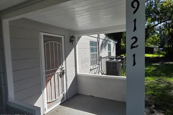 9121 ADAMS AVE