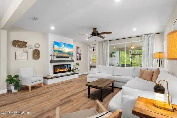 299 RIVERCLIFF TRL
