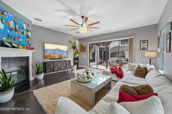 3745 VALVERDE CIR