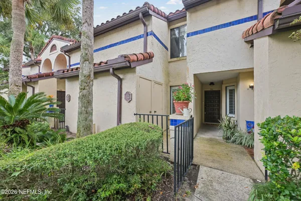 3809 LAVISTA CIR 210