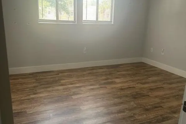 7947 LOS ROBLES CT