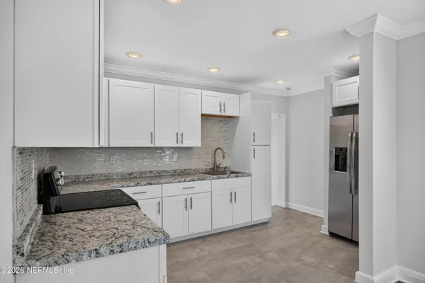 316 W 41ST ST