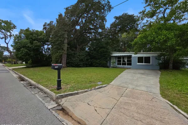228 N WHITNEY ST