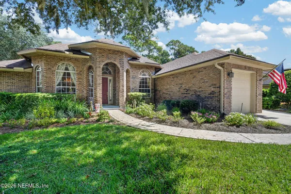 832 RILEY LN