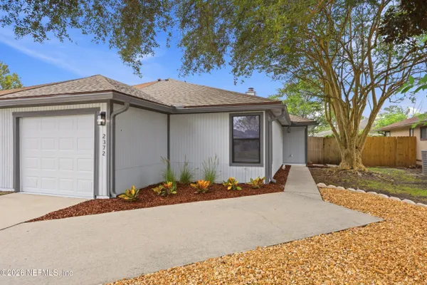 2372 IRONSTONE DR