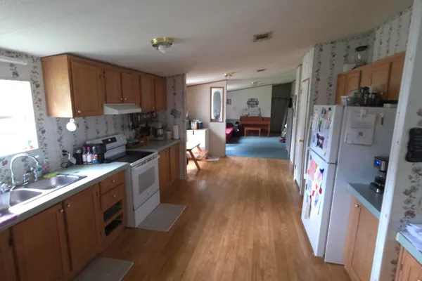 633 MARION AVE
