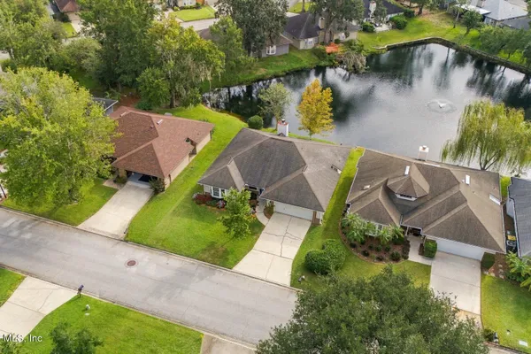 11405 BEECHER CIR