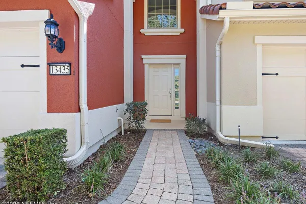 13435 ISLA VISTA DR