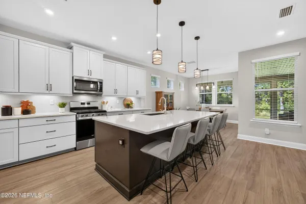 206 PINELLAS WAY