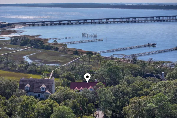 135 LONG POINT DR