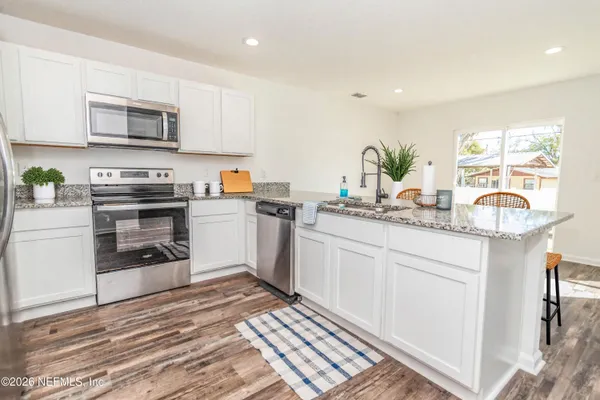 768 CONSTITUTION PL