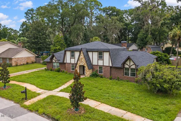 4463 RIVER TRAIL RD