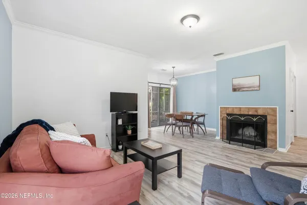 1201 WOOD HILL PL 1201