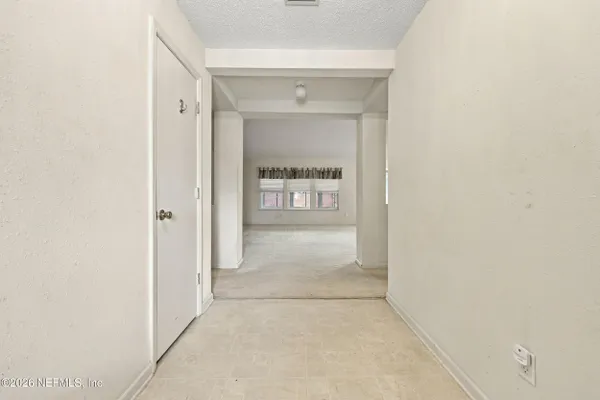 1204 SUMMIT OAKS DR