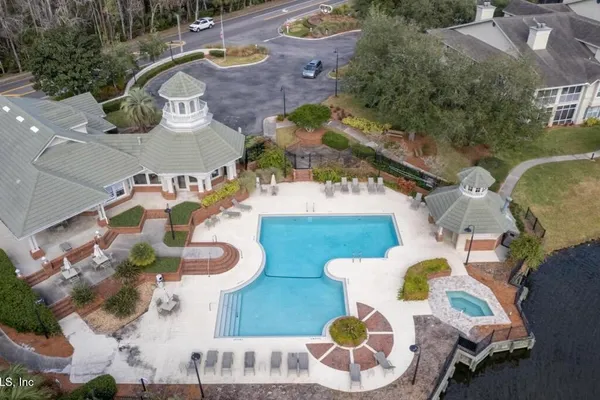 300 SANDIRON CIR 327