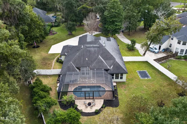2382 SHAWNA LN