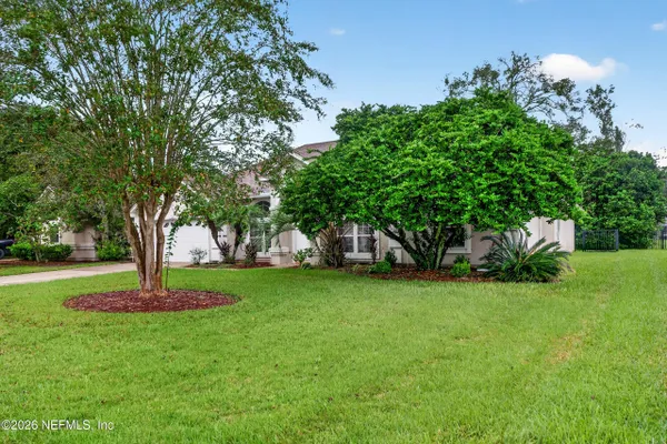 384 MAPLEWOOD DR